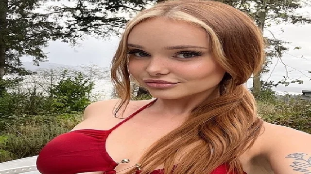 Chloe Foxxe